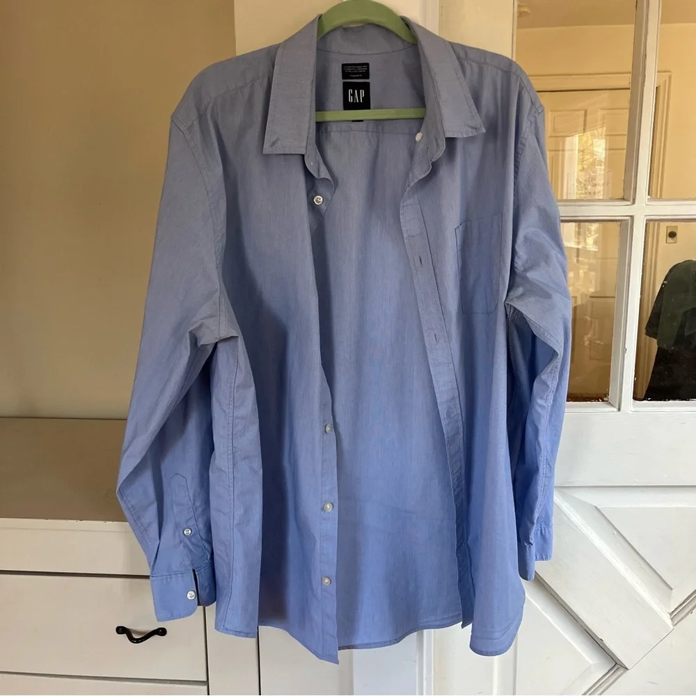 Gap Men's Button Down Casual Shirt